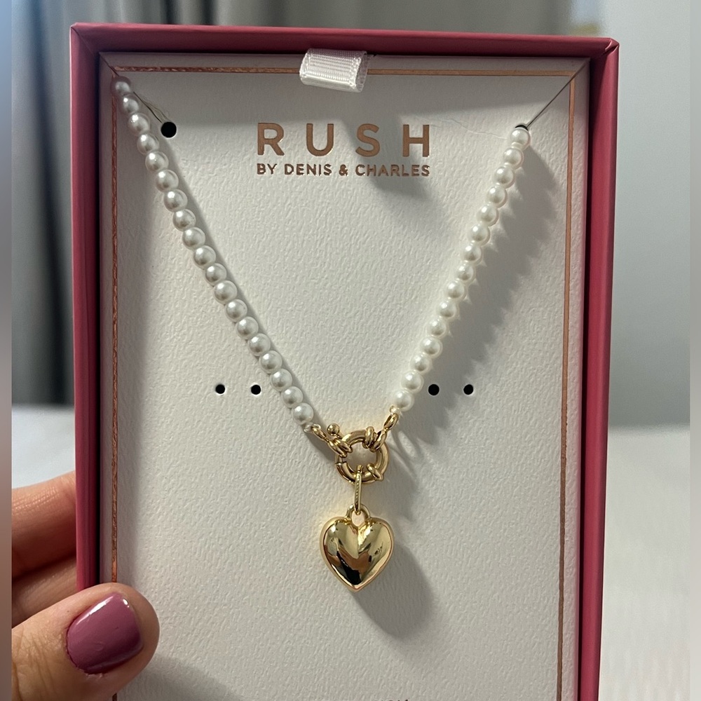 Pearl heart choker necklace